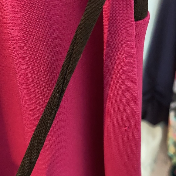 Short Sleeve V-neck Dress - Picture 8 of 8